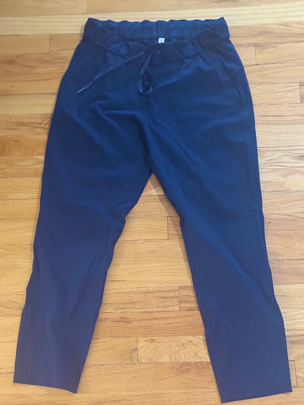 Lululemon Women’s Navy Drawstring Casual Pants